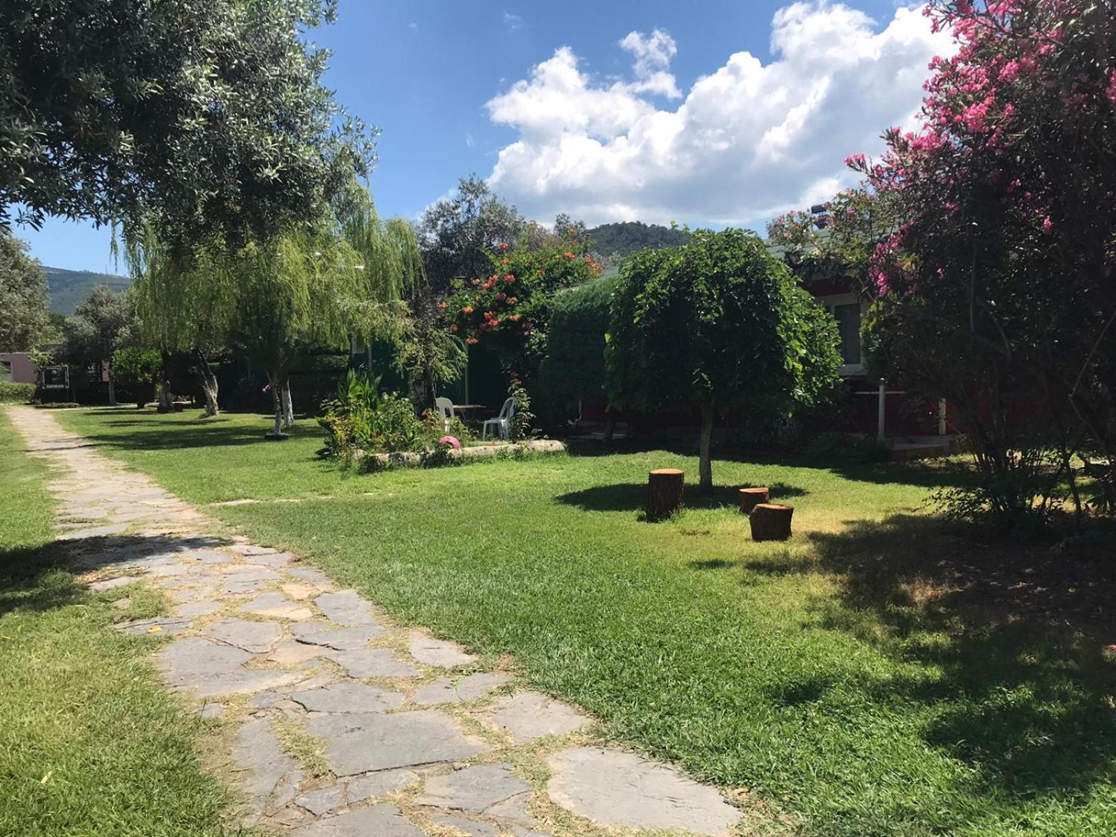 Cicek Evler Tatil Koeyue Hotel Armutlu Kültér fotó